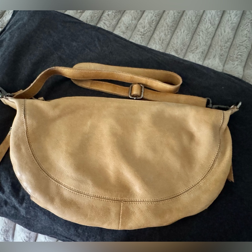 Latino Callie Leather sling bag